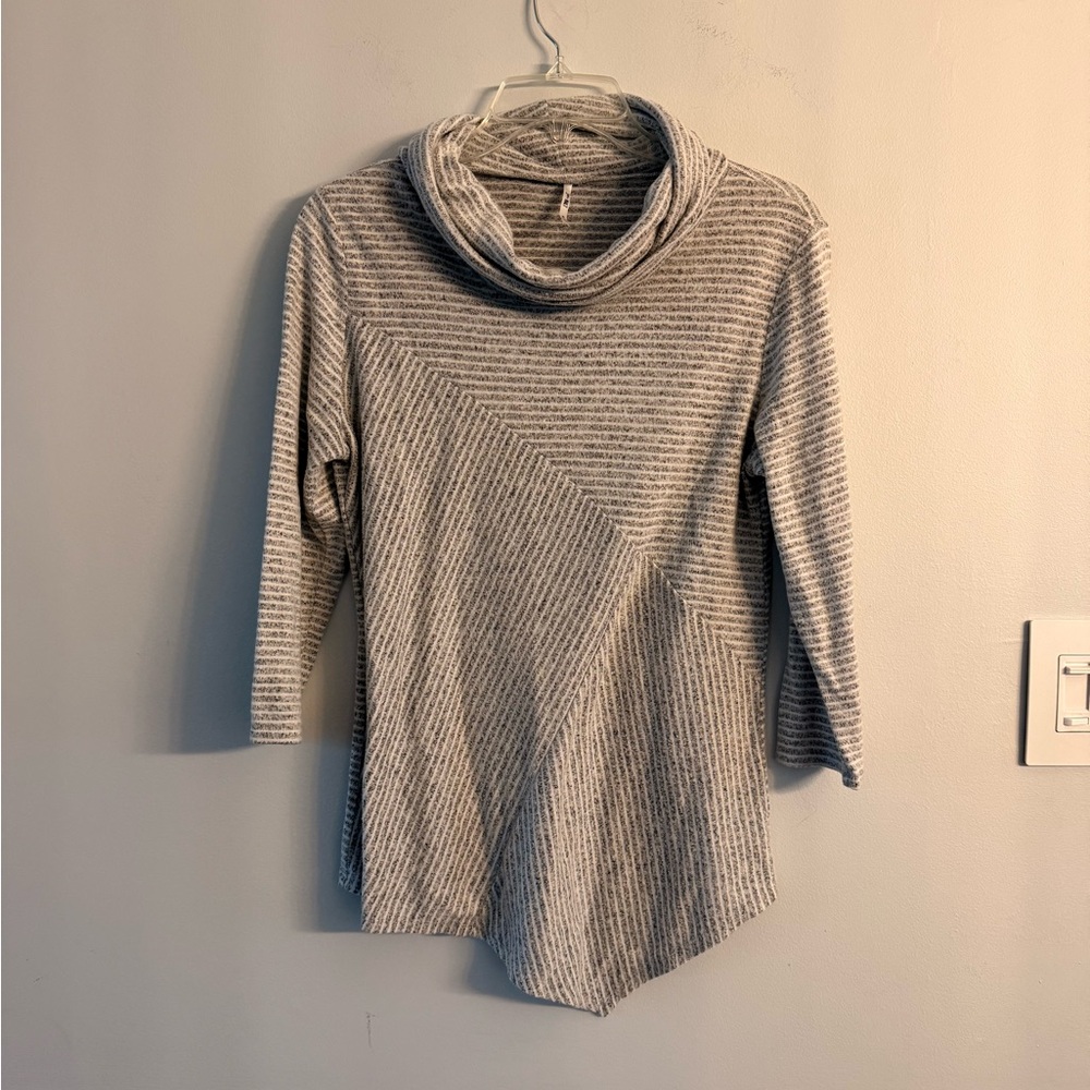 Chic Gray Striped Women's Cowl Neck Sweater